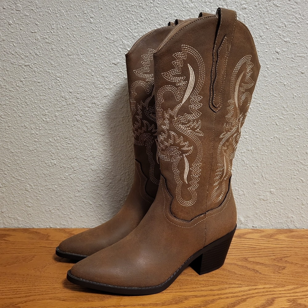 NWOB ...me Too Landon Brown Heeled Cowboy Boots Size 8½M/38½